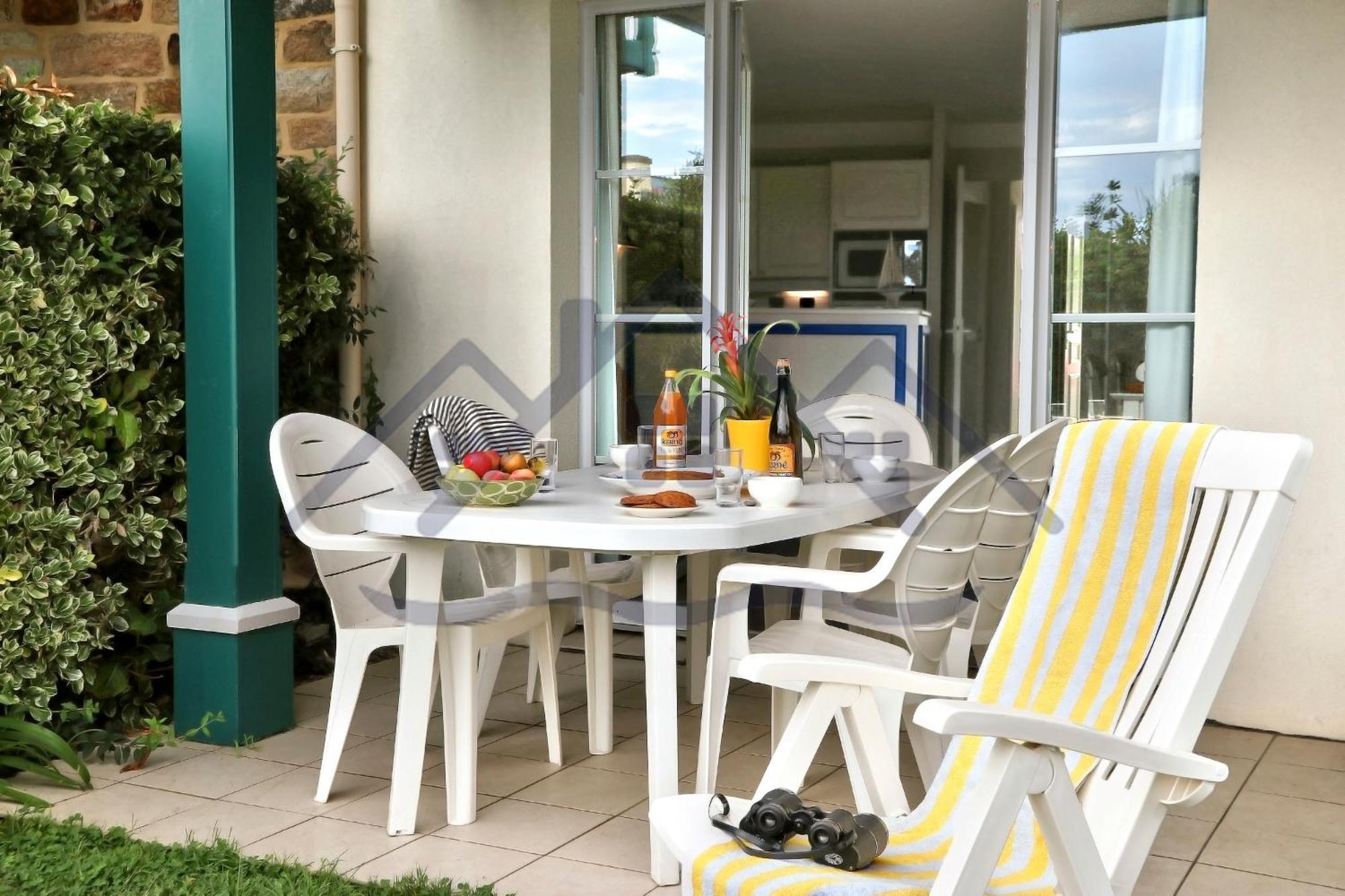 Apartment Localise - A06 - Entierement De Plain-pied Avec Petite Vue - Donnant Sur La Piscine Et Le Jardin - Wifi Inclus - Draps Inclus - Guilvinec