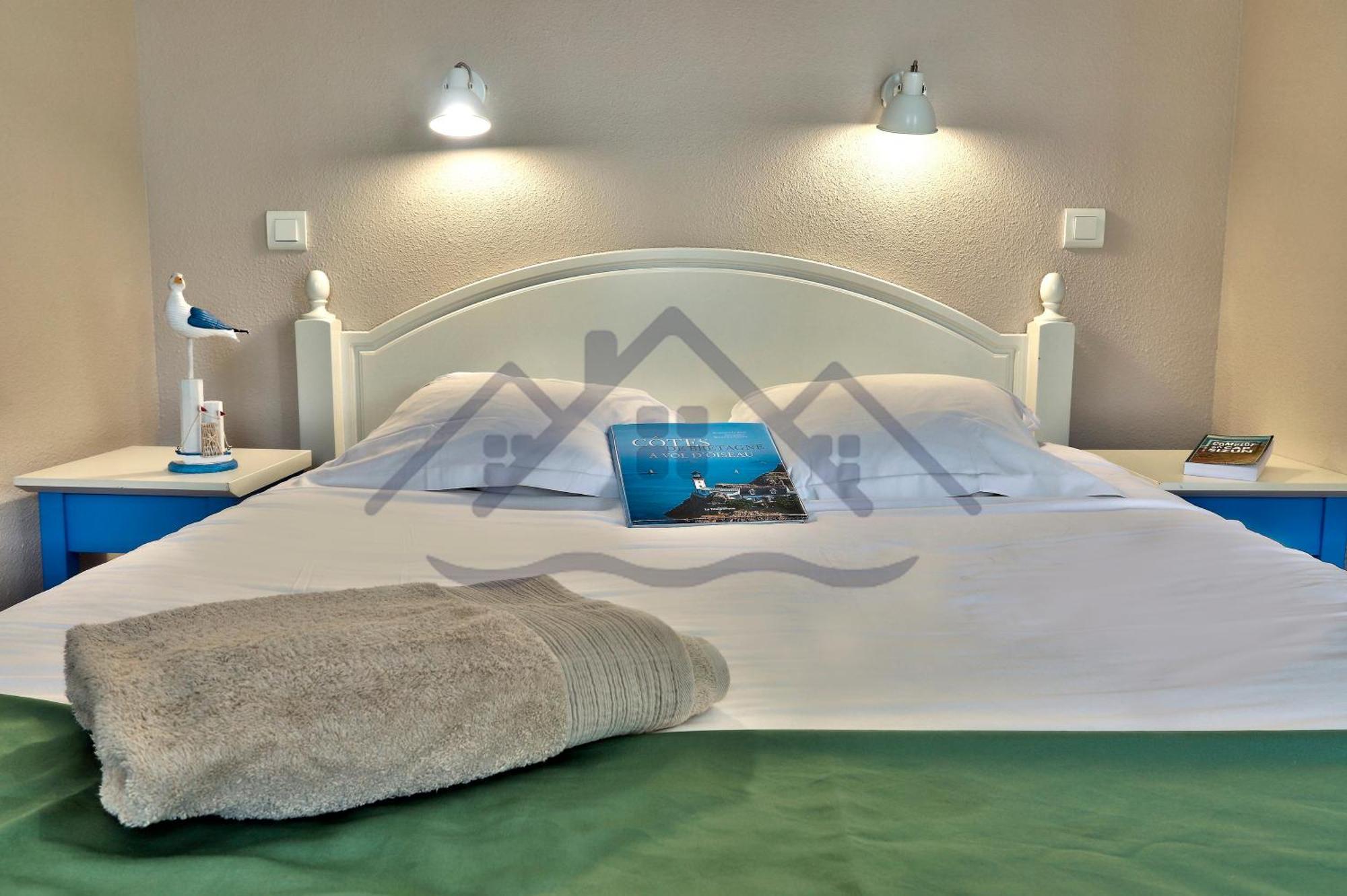 Localise - A06 - Entierement De Plain-pied Avec Petite Vue - Donnant Sur La Piscine Et Le Jardin - Wifi Inclus - Draps Inclus - * Guilvinec